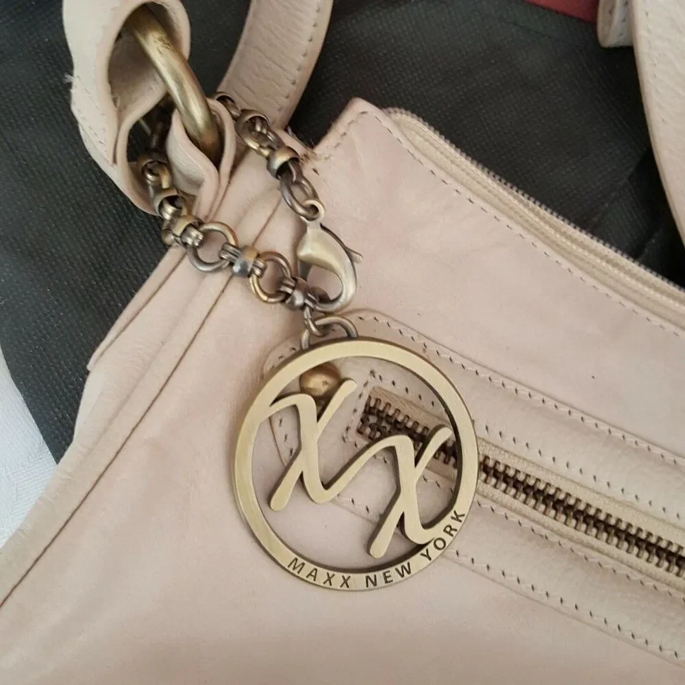 Maxx New York Womens Pocketbook Beige Small Shoulder Bag Leather Zipper